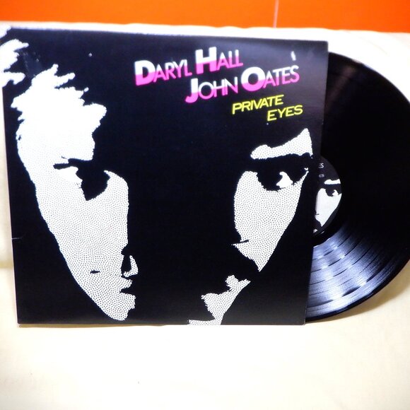 ~~~ DARYL HALL & JOHN OATES ~~~ PRIVATE EYES - Picture 1 of 1